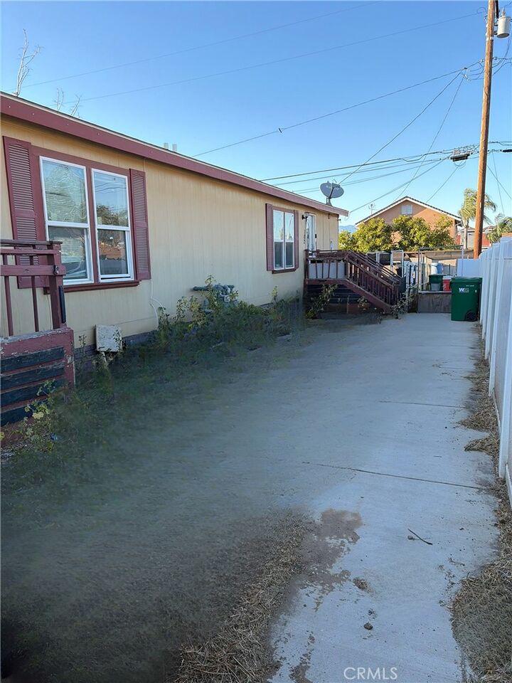 Property Photo:  1247 E Street  CA 92882 
