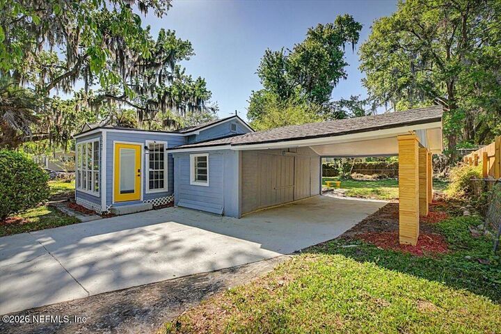 Property Photo:  2520 Larsen Road  FL 32207 
