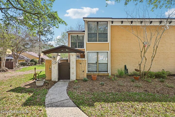 Property Photo:  733 Driftwood Circle  FL 32082 