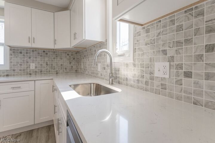 Property Photo:  1639 Edgefield Road  OH 44124 