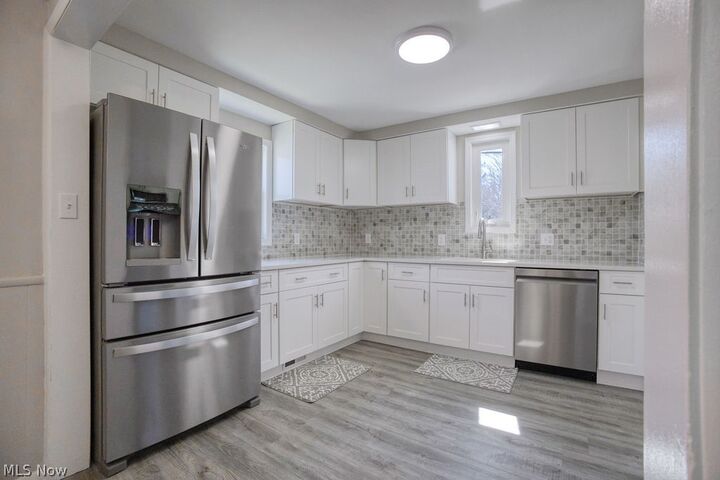 Property Photo: 1639 Edgefield Road OH 44124