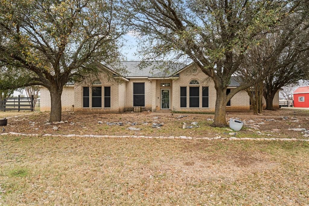 Property Photo: 1840 Val Verde Road TX 76657