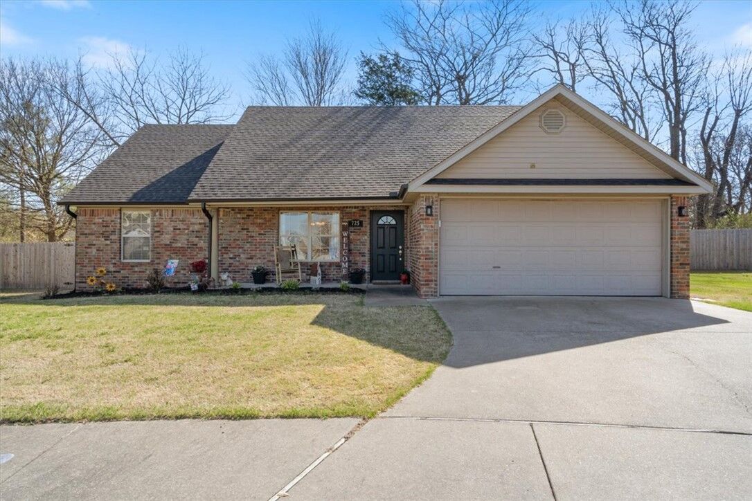 Property Photo:  725 W Deer Lodge Court  AR 72761 
