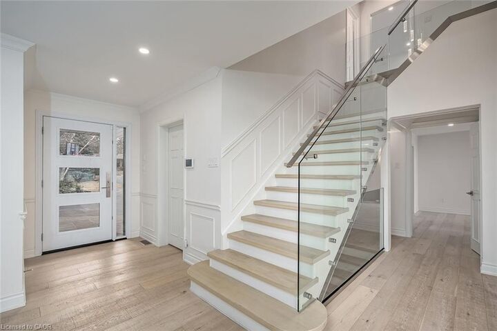 Property Photo: 624 North Shore Boulevard E ON L7T 1X2