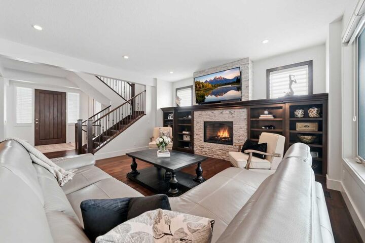 Property Photo: 201 12 Street NE AB T2E 4P7