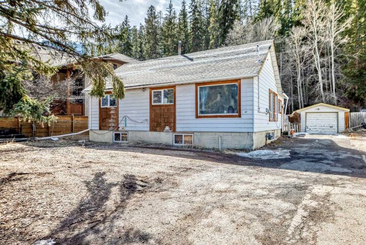 231 Three Sisters Drive — photo 1