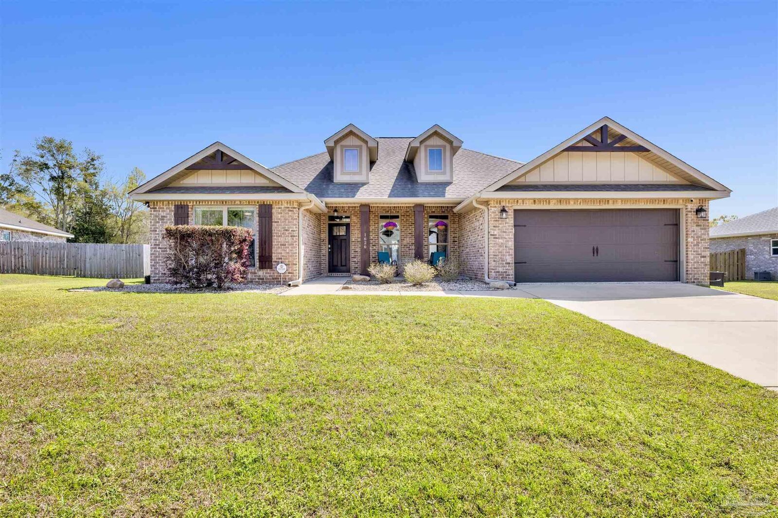 Property Photo:  1626 Hollow Point Dr  FL 32533 