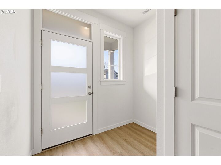 Property Photo:  6950 N Madison Cir  WA 98642 