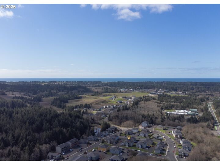 Property Photo:  2037 SE Huckleberry Ave  OR 97146 