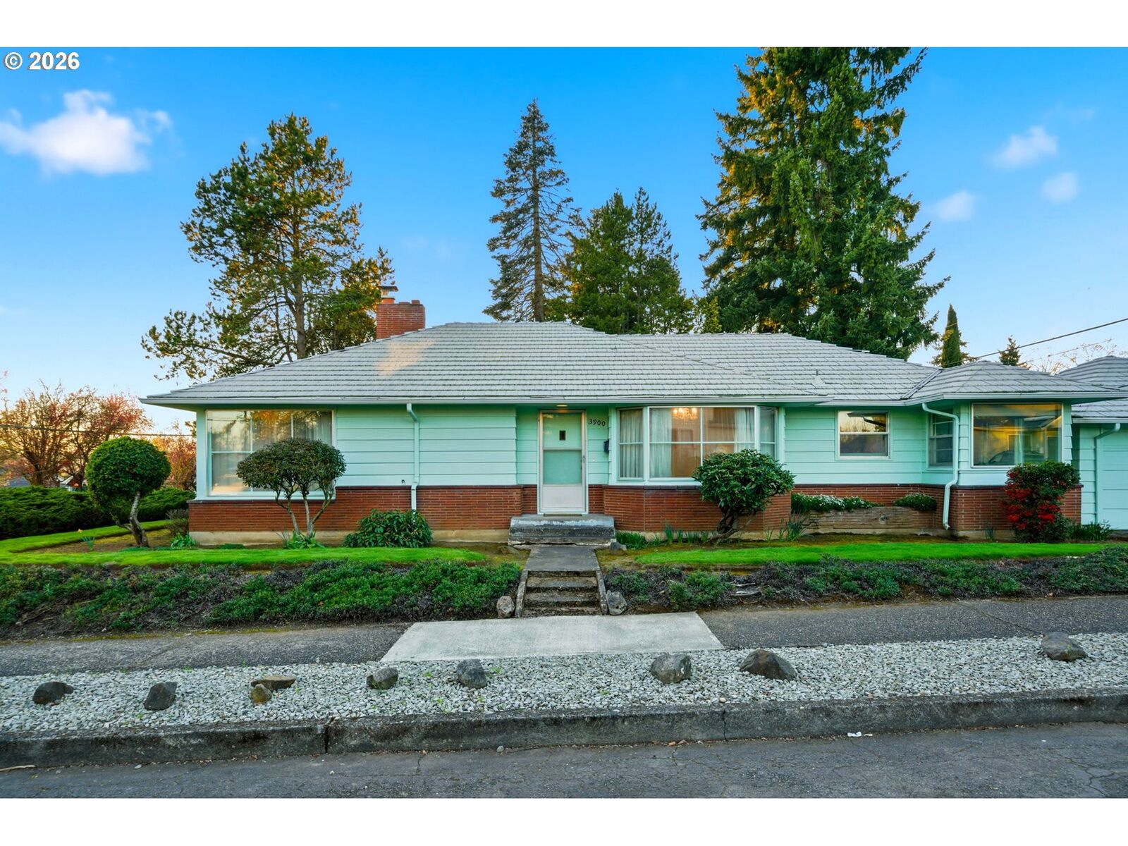 Property Photo: 3900 NW Franklin St WA 98660