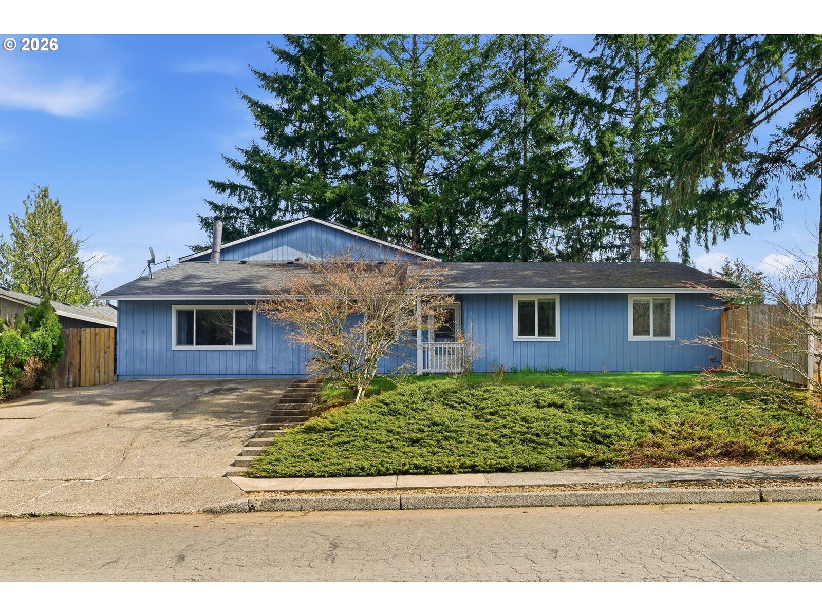 Property Photo:  17840 Wolf Dr  OR 97055 