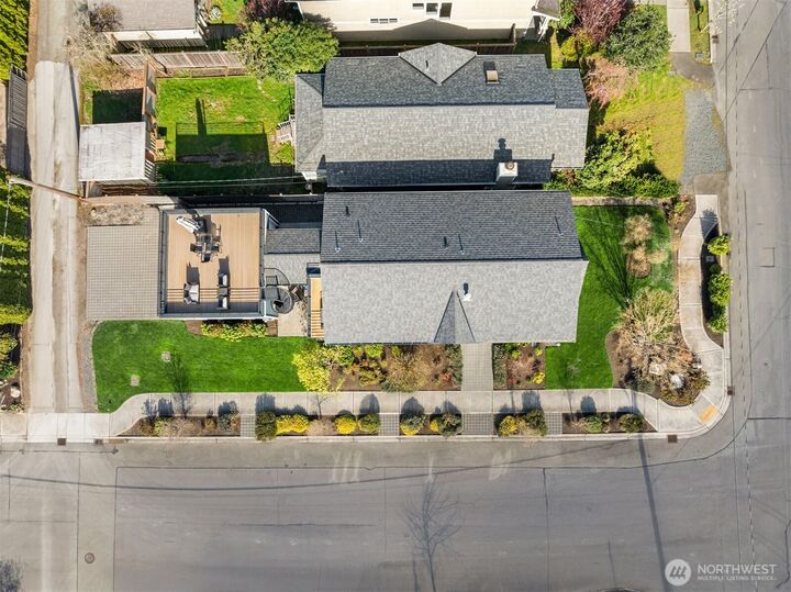 Property Photo: 1231 4th Street W WA 98033