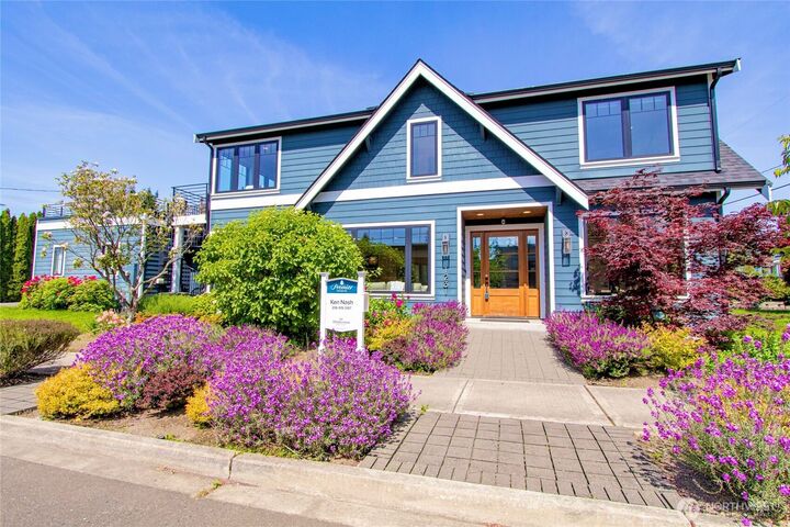 Property Photo: 1231 4th Street W WA 98033