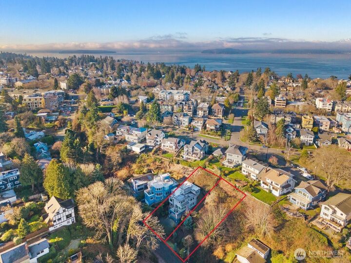Property Photo:  1717  Ferry Avenue SW  WA 98116 