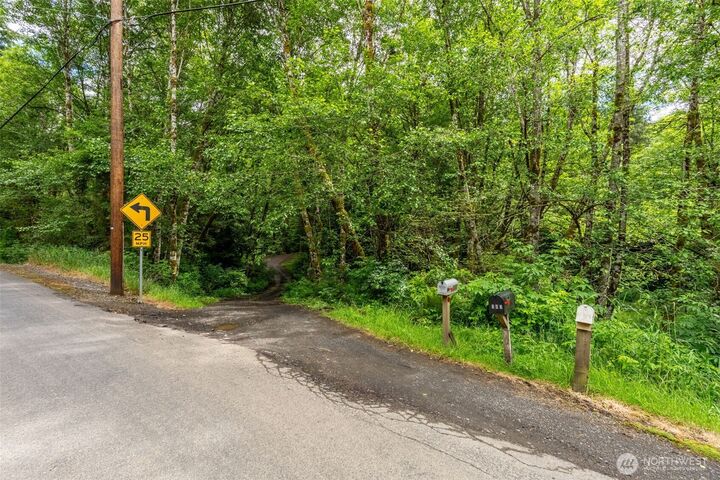 Property Photo:  355 E Ragland Road  WA 98632 