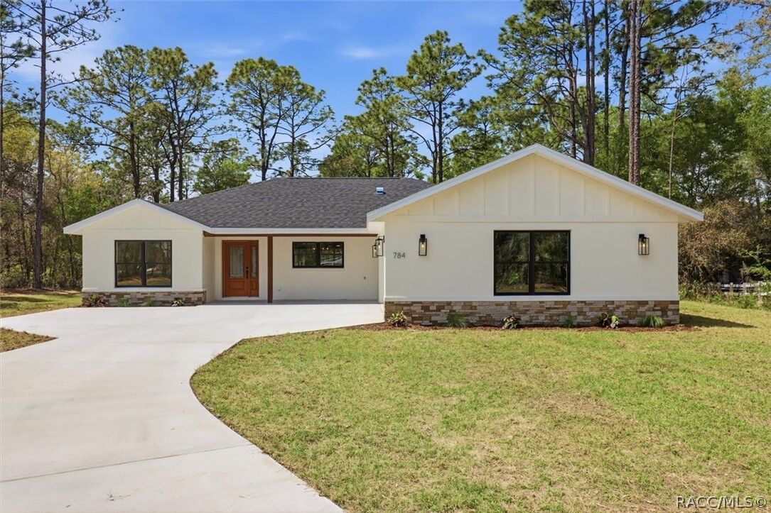 Property Photo:  784 N Lafayette Way  FL 34453 