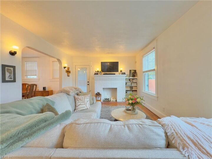 Property Photo:  16 Dahlgren Ave  VA 23702 