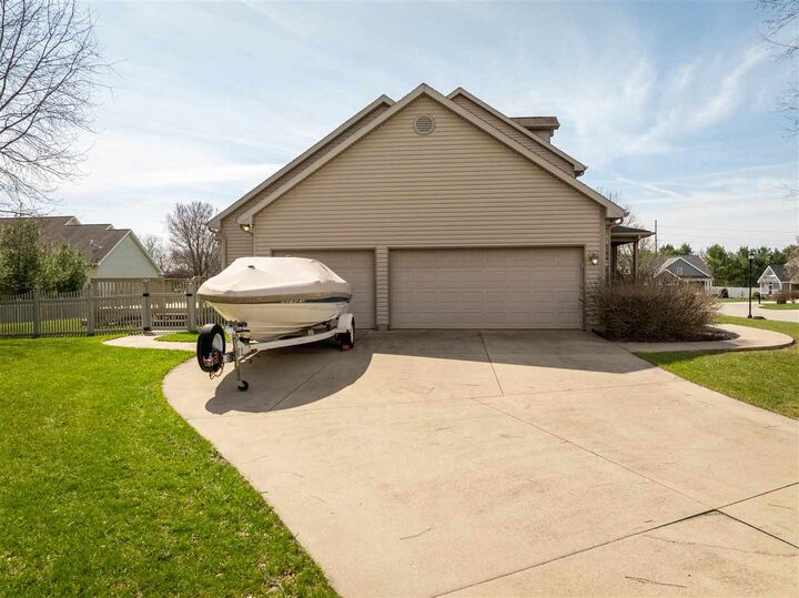 Property Photo:  1111 Danbury Lane  IN 47374 