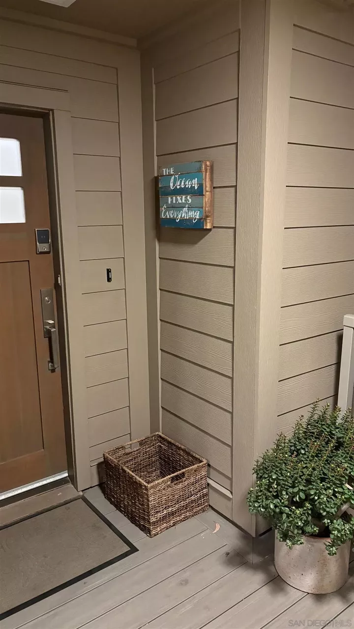 Property Photo: 238 Dolphin Cove Ct CA 92014
