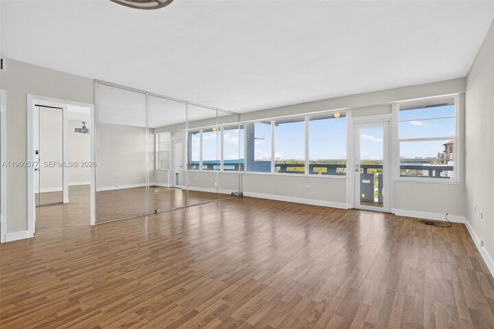 Property Photo: 3111 N Ocean Dr 1002 FL 33019