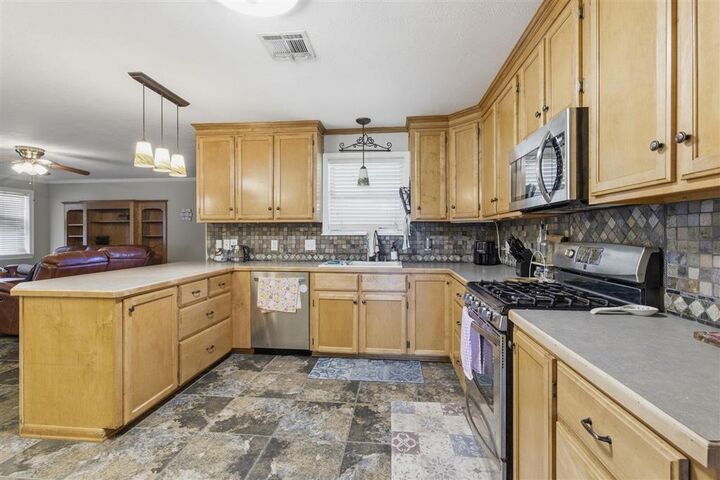 Property Photo:  607 Lockwood Court  LA 70605 
