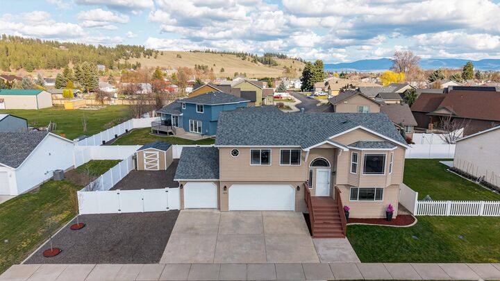 Property Photo:  4616 N Locust Ct  WA 99206 