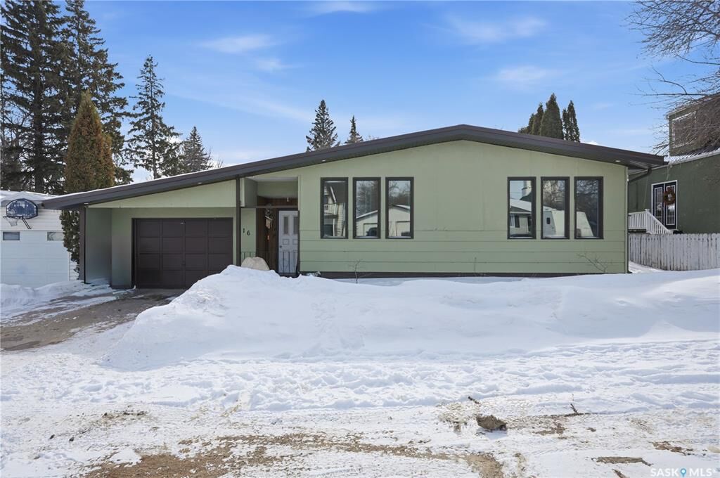 Property Photo:  116 2nd Street  SK S0K 1X0 