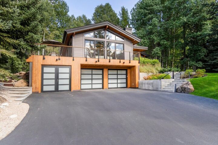 Property Photo:  380 S Leadville Ave  ID 83340 