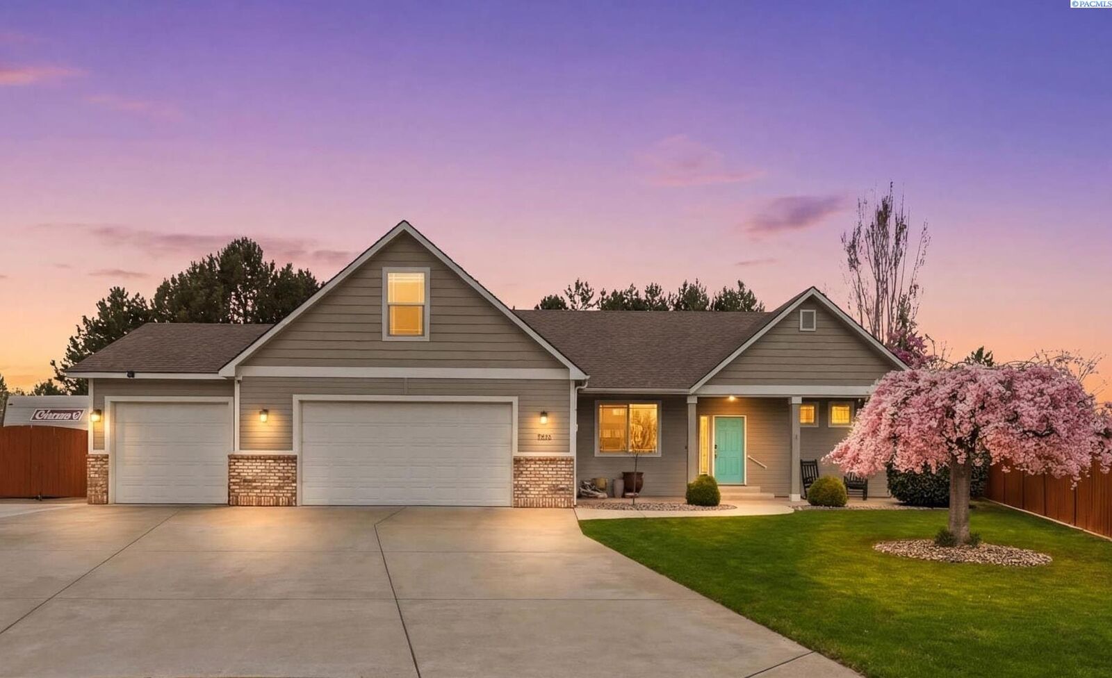 Property Photo: 3306 Turquoise Ct WA 99301