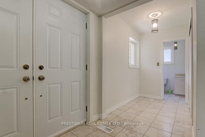 Property Photo: 57 Laureleaf Road ON L3T 2X9