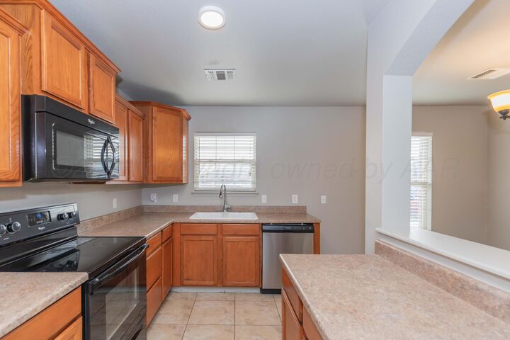 Property Photo:  4502 S Roberts Street  TX 79118-6738 