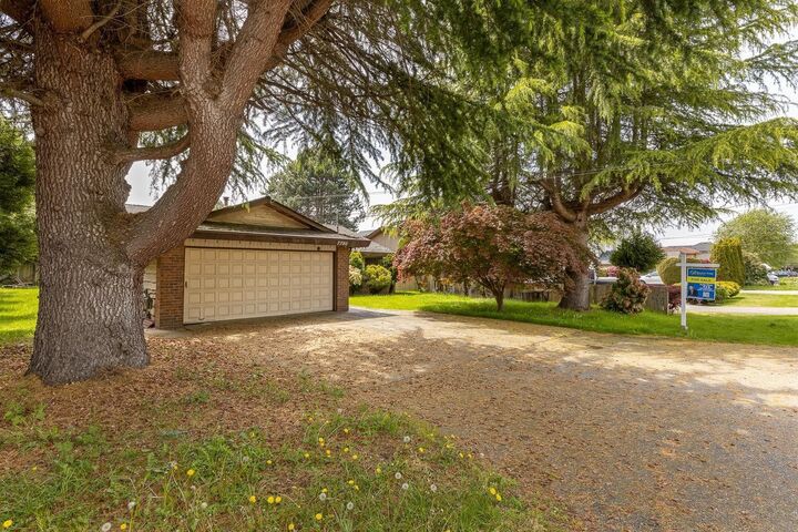Property Photo: 7780 Acheson Road BC V6Y 1M9