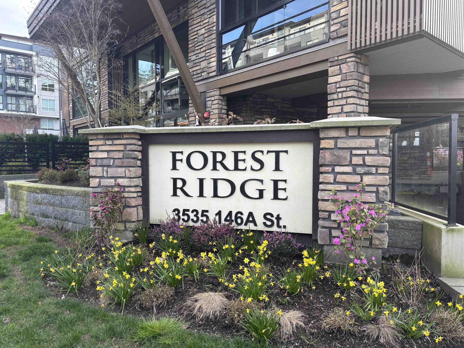 Property Photo: 3535 146A Street 505 BC V4P 0H2
