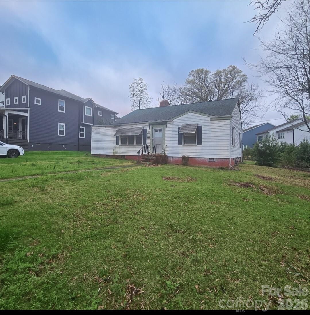 Property Photo:  1040 Drummond Avenue  NC 28205 