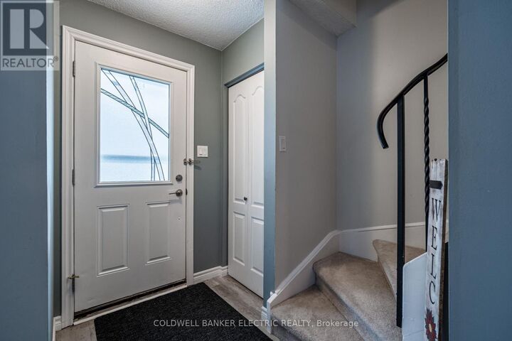 Property Photo:  740 Chamberlain Street 14  ON K9J 4M3 