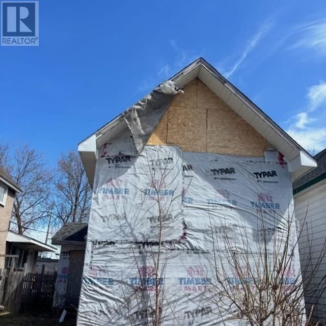 Property Photo: 8 Grace St ON P6A 2S6