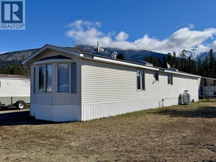 Property Photo:  955 13th Avenue 12  BC V0E 2Z0 