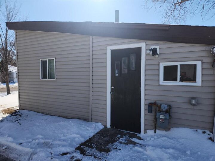 Property Photo:  427 Princess Avenue East  MB R7A 1S8 