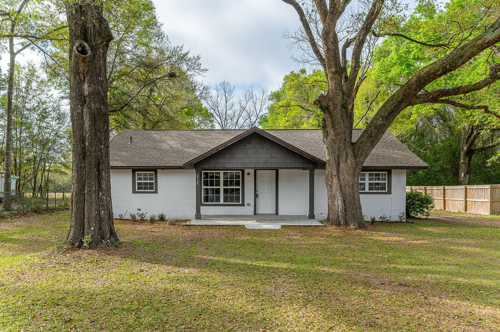Property Photo: 2364 Susan Drive FL 32536