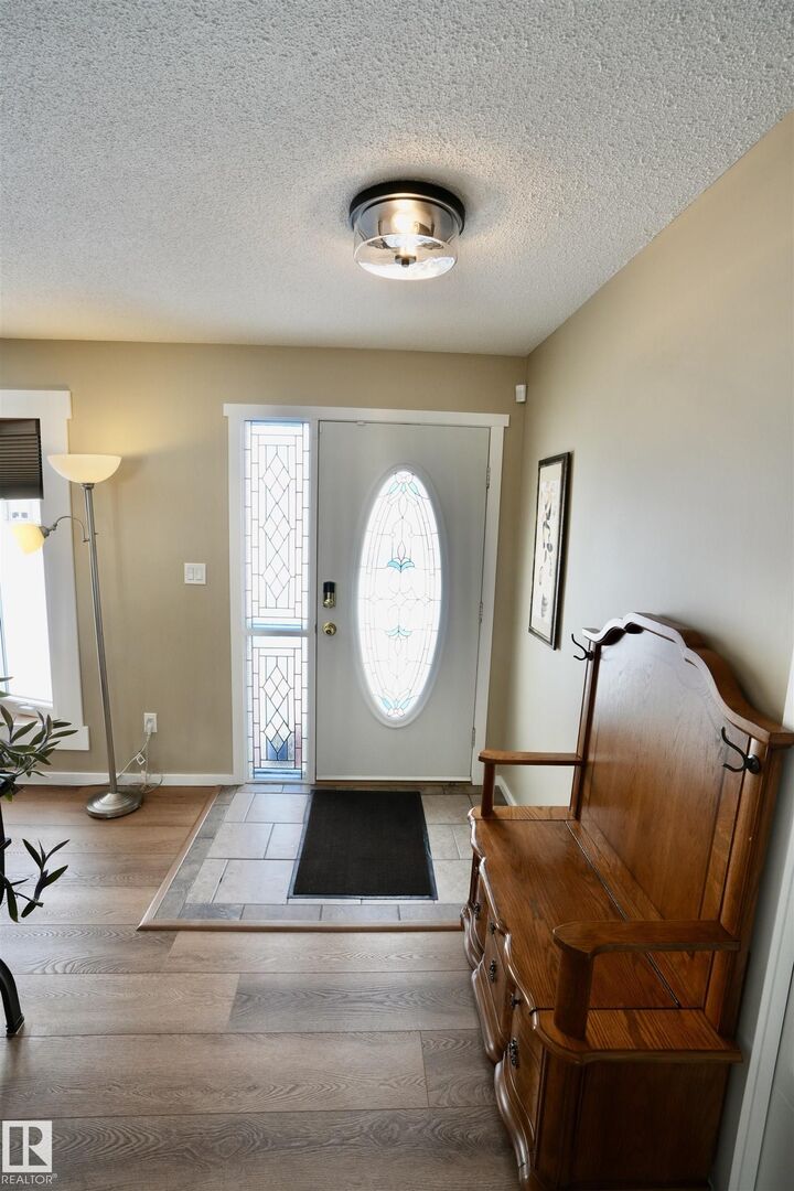 Photo de la propriété:  5206 55A Street  AB T0A 3A1 