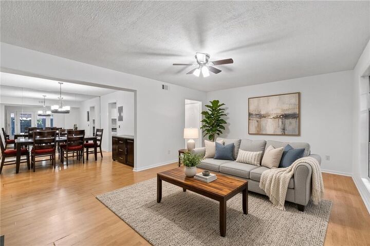 Property Photo: 6851 Roswell Road D28 GA 30328