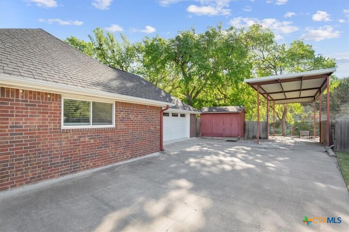 Property Photo:  2422 Smith Bluff Road  TX 76571 