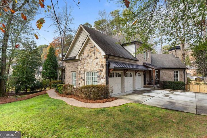 Property Photo: 590 Windsor Parkway NE GA 30342