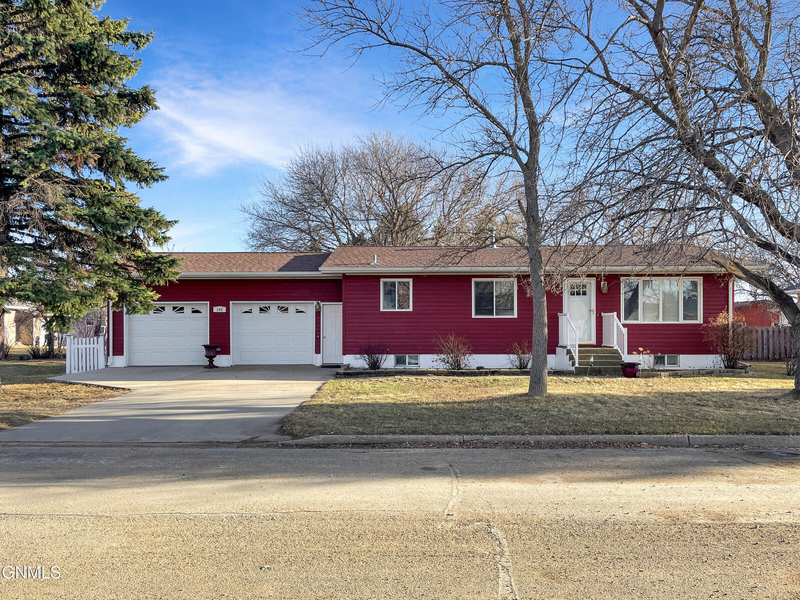 Property Photo:  140 2nd Street N  ND 58421 