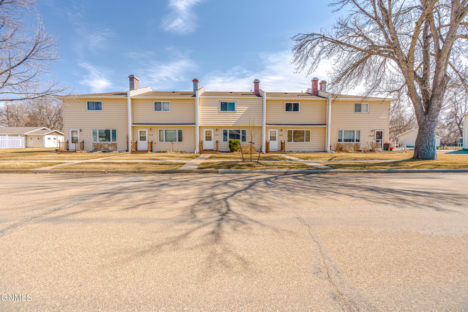 Property Photo:  1421 Eastwood Street  ND 58504 