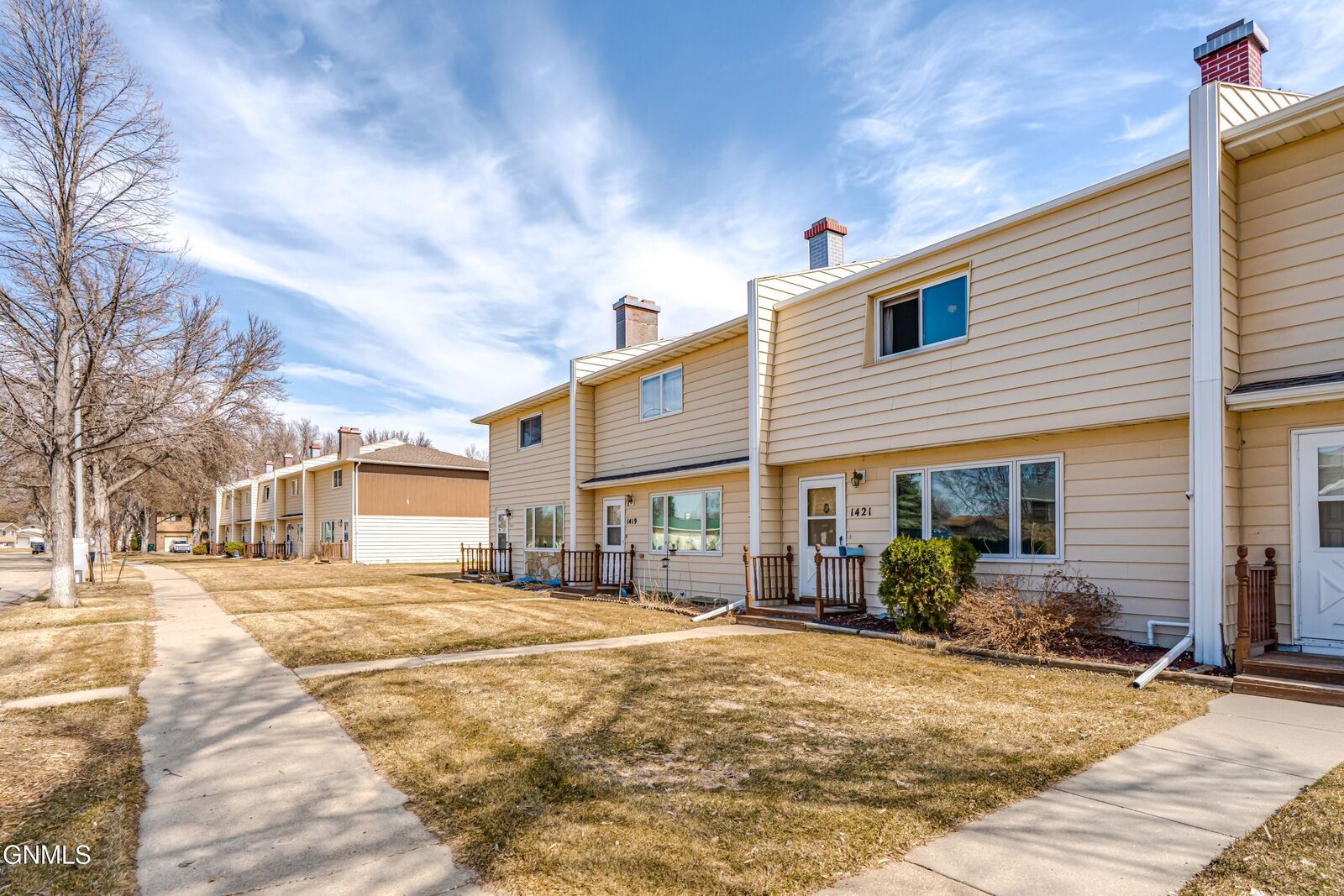 Property Photo:  1421 Eastwood Street  ND 58504 