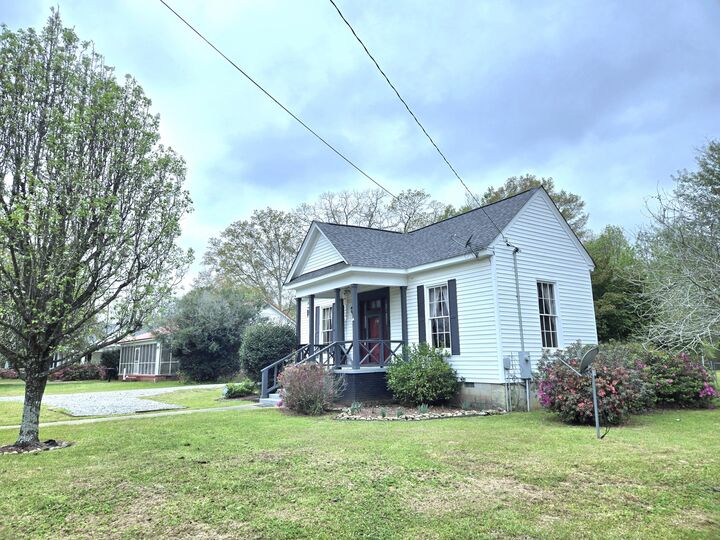 Property Photo:  412 S Jackson St.  MS 39059 