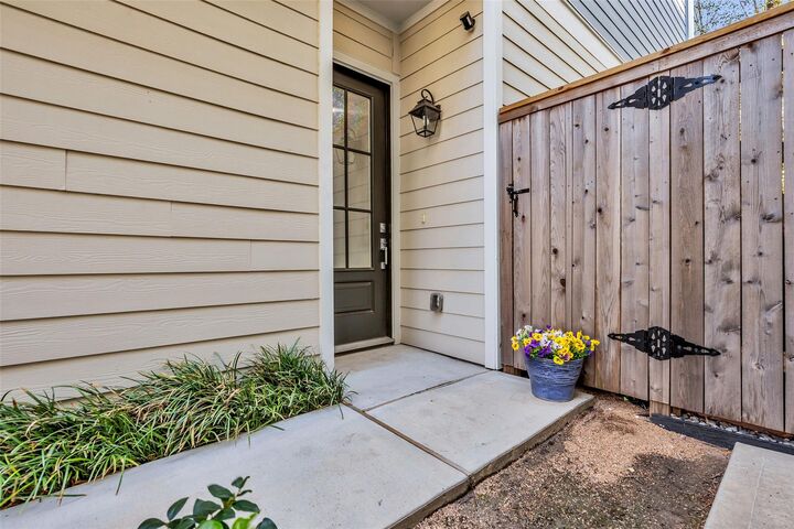 Property Photo:  5118 Pine Reach Drive  TX 77018 