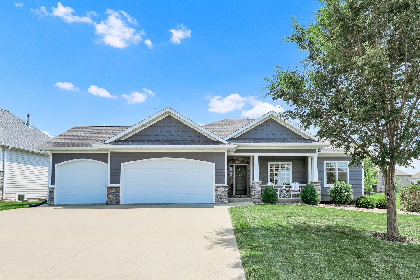 Property Photo:  1007 Lakeview Drive  IA 50219 