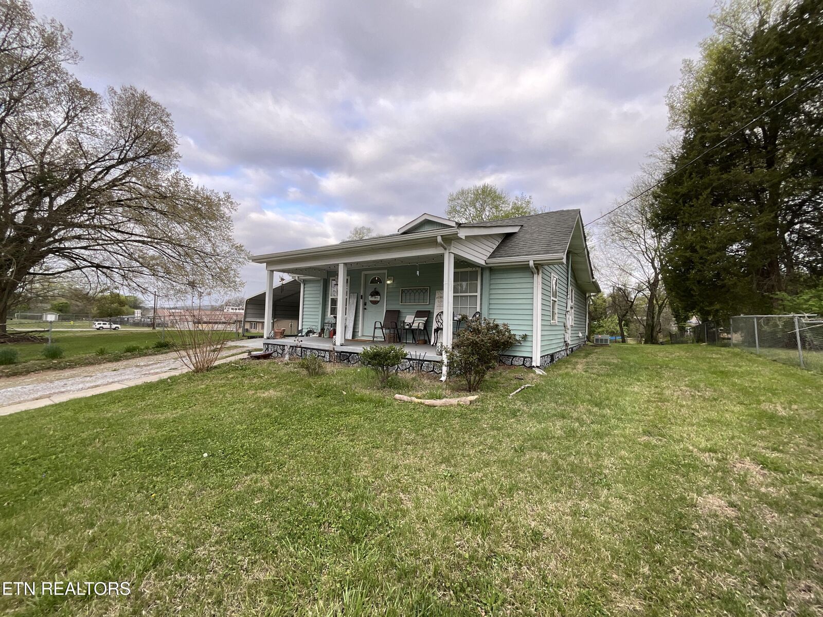 Property Photo: 409 First St TN 37763